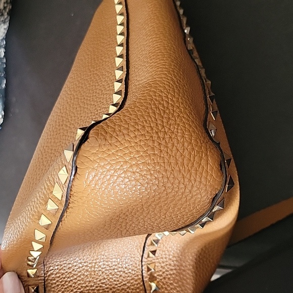 VALENTINO GARAVANI  Pebbled Calfskin Rockstud Flip-Lock Messenger Bag - Picture 10 of 13